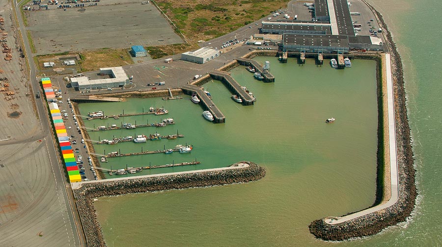 Vue aérienne du Port de pêche de La Rochelle Chef de Baie